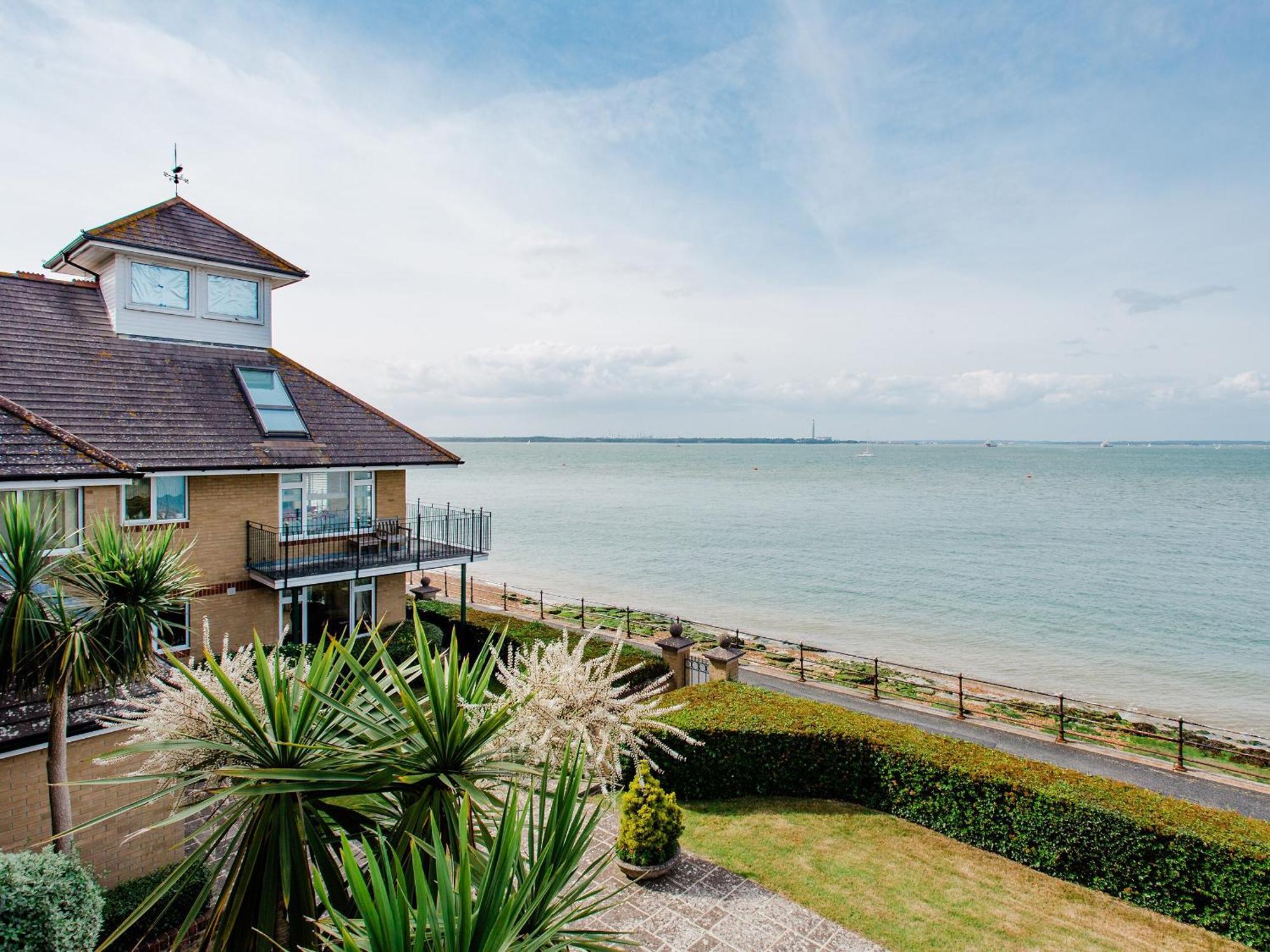 Solent View Apartment Каус Екстериор снимка