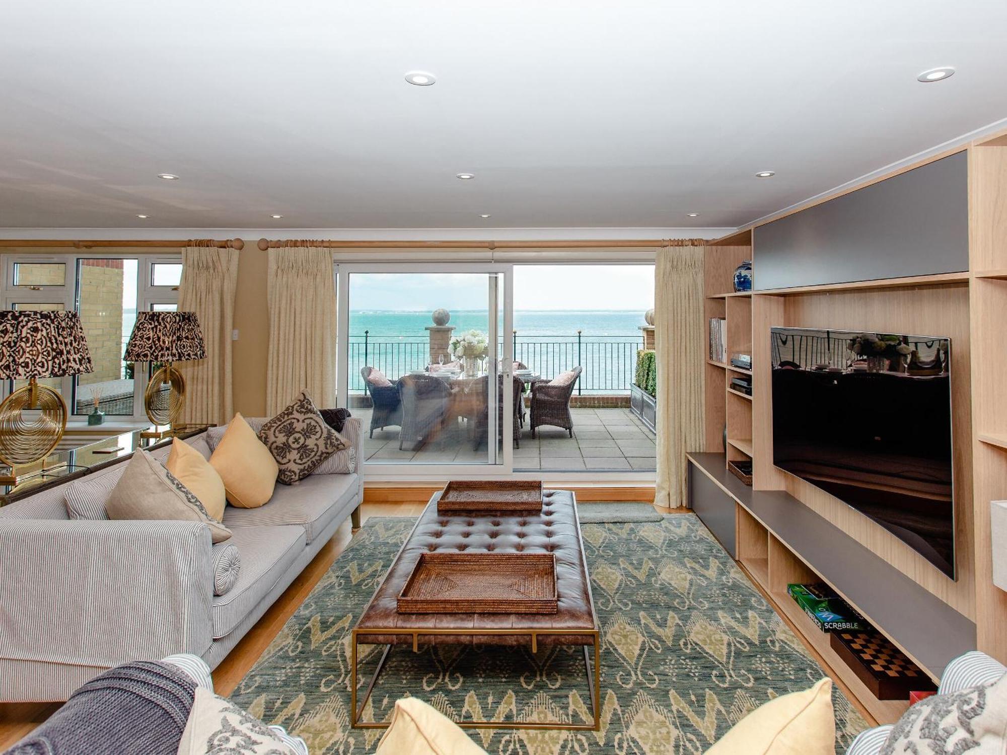 Solent View Apartment Каус Екстериор снимка